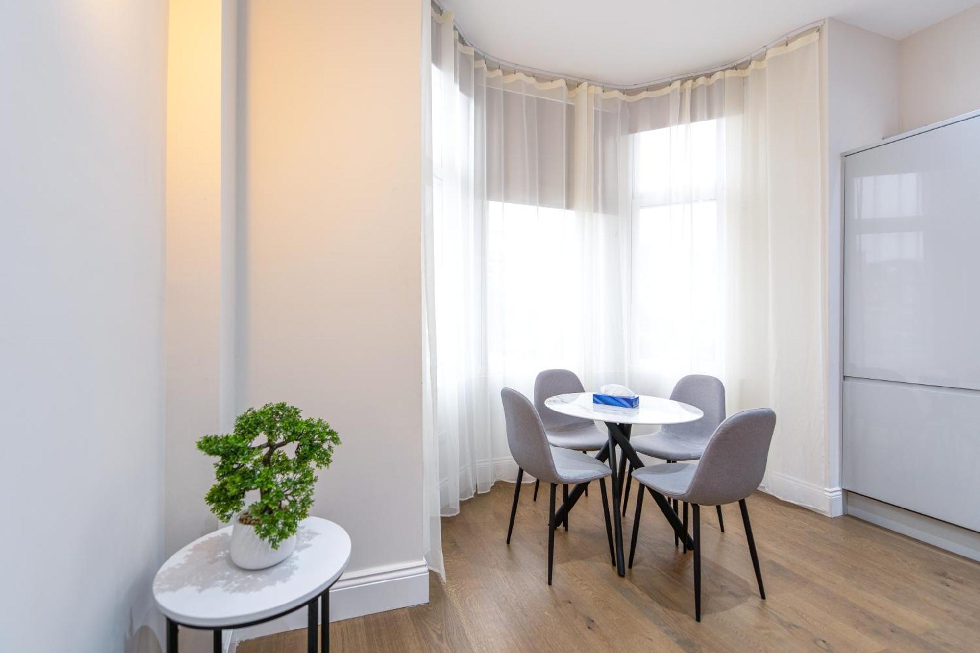 Ealing Residency Aparthotel Londra Exterior foto